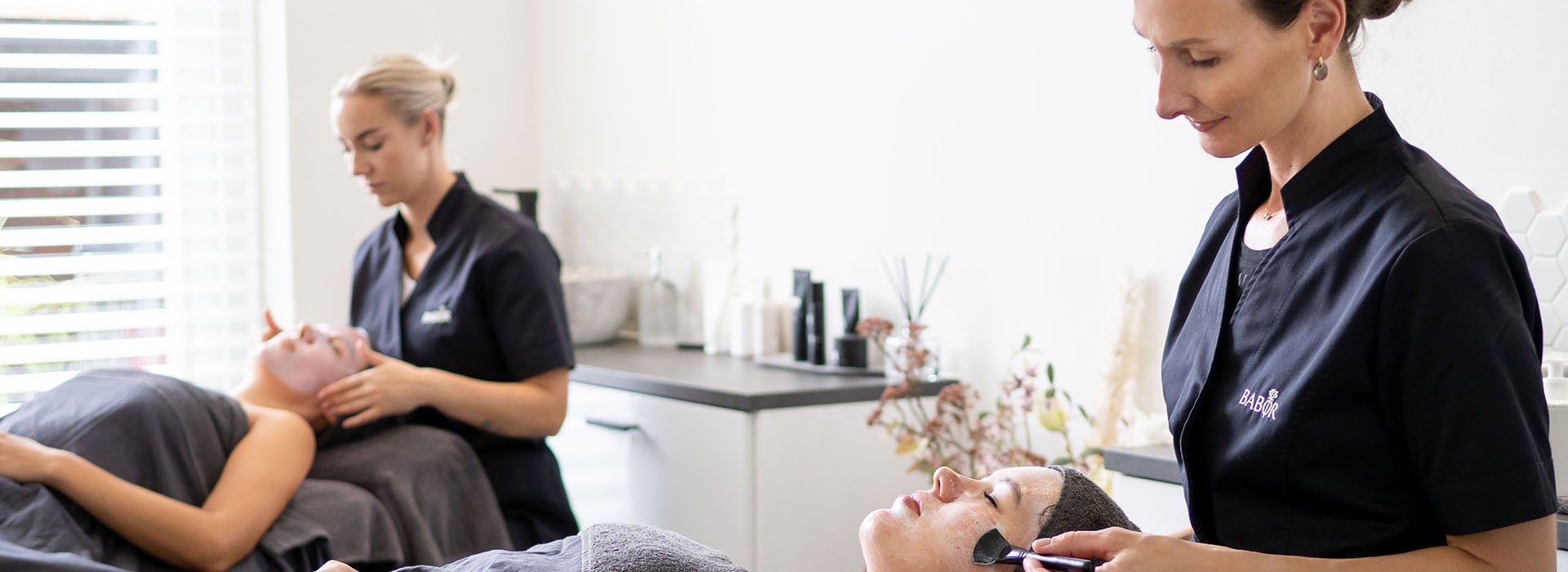 Behandeling-Beatysalon-Pure-slide-3